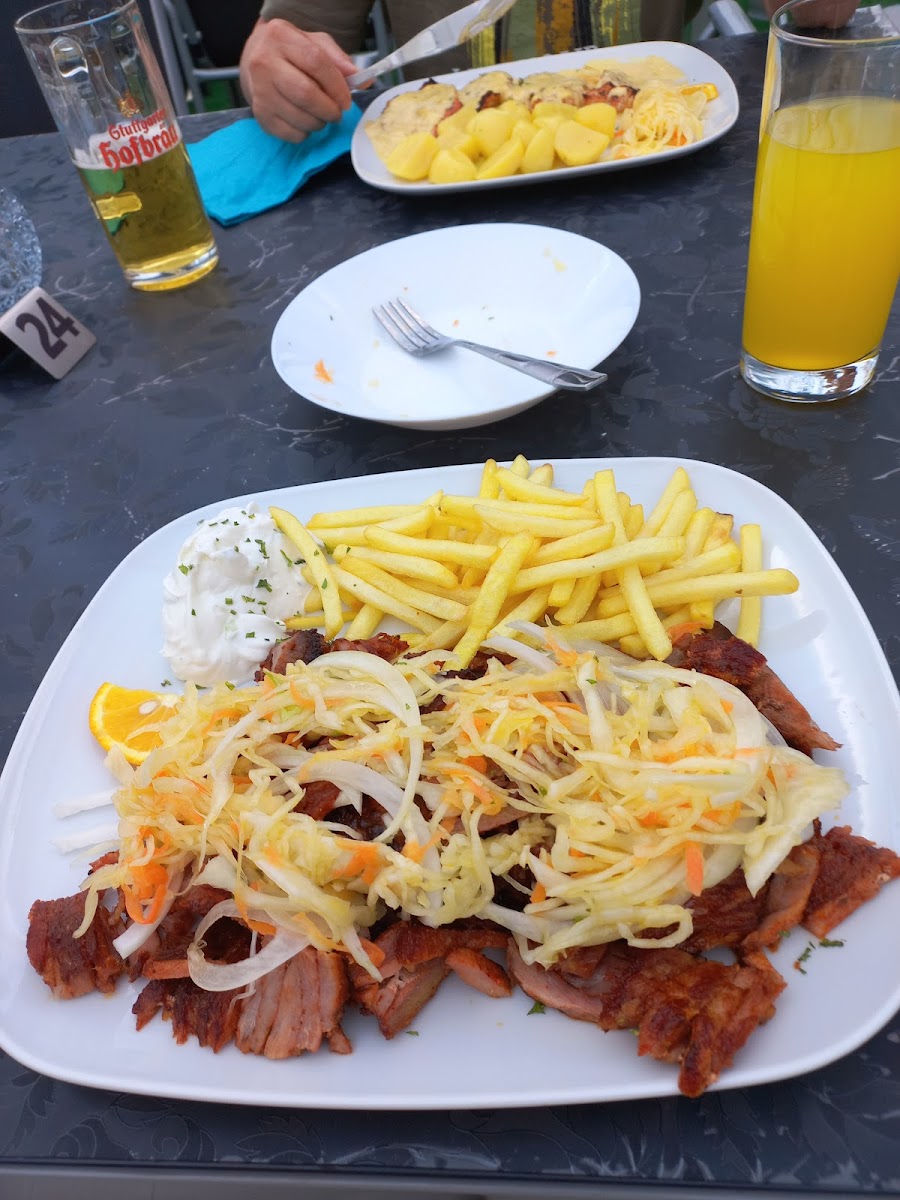 Gaststätte S.v.illingen Vereinsheim Parthenon.-6